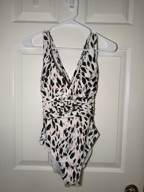 DAVI & DANI Cream, Black & Light Pink Printed One-Piece Swimsuit